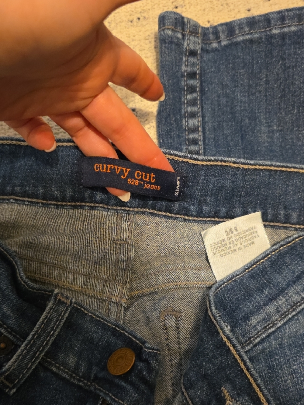 Levi's Women's Blue Straight-Leg Jeans - Picture 3 of 6